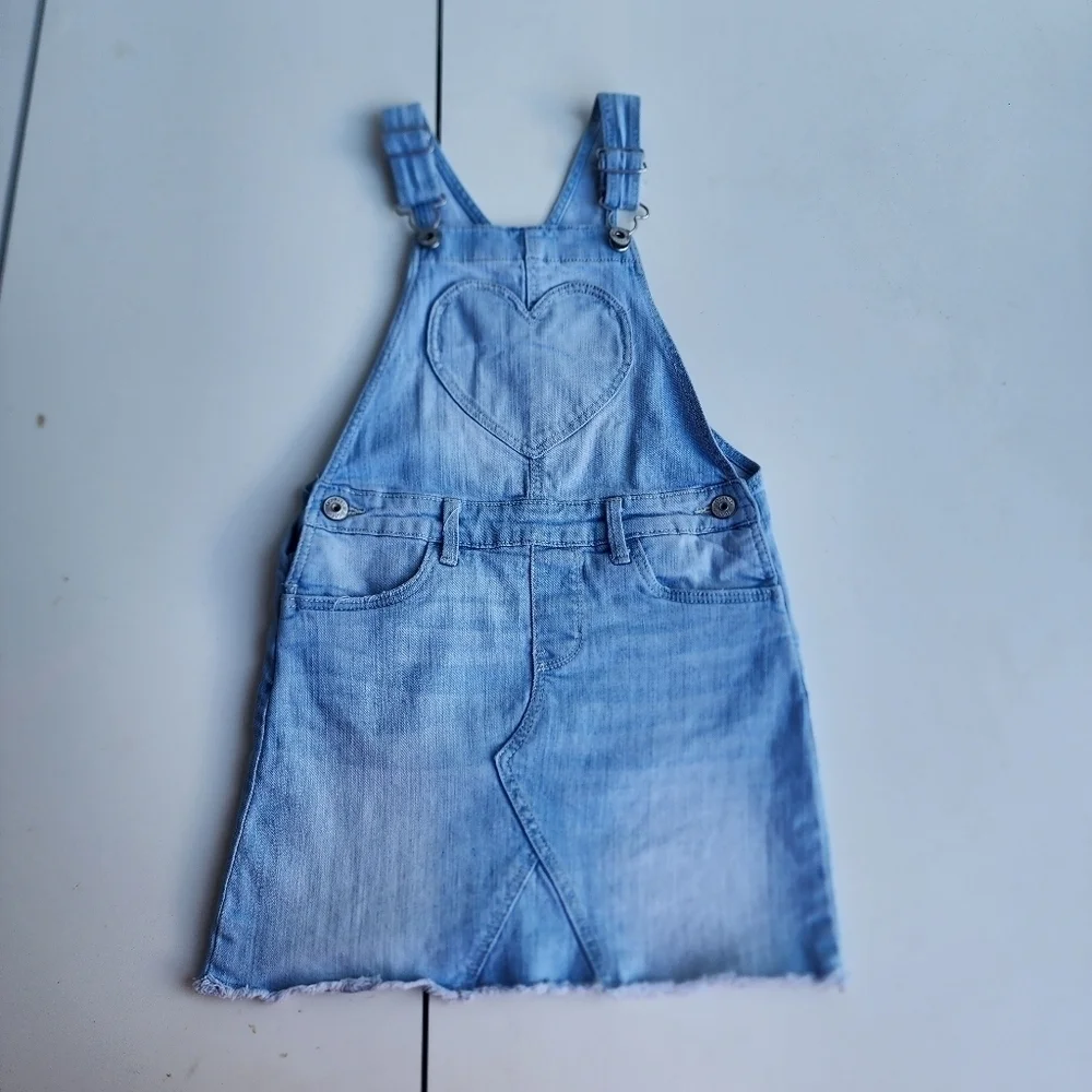 Oshkosh B'gosh Ligh Blue Girls Overalls Denim Jeans Dress Cute Heart Pocket 6 6X